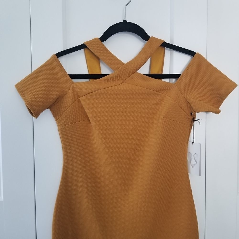 Iris Dress  - Picture 2 of 3